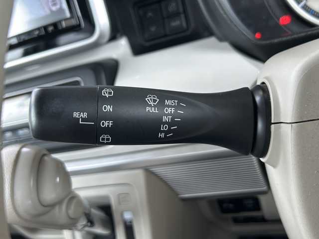 スズキ スペーシア HYBRID X 静岡県 2018(平30)年 3.1万km ピュアホワイトP 安全機能/・衝突軽減ブレーキ/・レーンキープアシスト/・リアコーナーセンサー/純正ナビ/・フルセグTV/・CD/DVD/BT/ラジオ/主要装備/・全方位カメラ/・両側パワースライドドア/・プッシュスタート/・スマートキー/・ステアリングリモコン/・シートヒーター/・ドライブレコーダー/・オートライト/・アイドリングストップ
