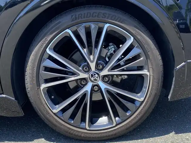 トヨタ プリウス Z 福岡県 2023(令5)年 1.8万km アティチュードブラックマイカ ・ワンオーナー/・Plugin Hybrid/・純正12.3インチSDナビ/Apple Car Play/Android Auto/フルセグTV/BT/USB/・パノラミックビューモニター/・AC100V端子/・モデリスタエアロ（フロント・サイド・リア）/・Toyota Safety Sense/ープリクラッシュセーフティ/ーレーントレーシングアシスト/ーレーンデパーチャーアラート/ープロアクティブドライビングアシスト/ーフロントクロストラフィックアラート/ーロードサインアシスト/ーレーダークルーズコントロール/・BSM/・パワーバックドア/・ブラックレザーシート/・D席パワーシート/メモリーシート/・前席シートヒーター/ベンチレーション/・ステアリングヒーター/・ビルトインETC2.0/・ワイヤレス充電/・LED AUTOヘッドライト/・AUTO ハイビーム/・純正19インチAW/・スマートキー/・ドアバイザー/・保証書/取扱説明書/・スペアキー