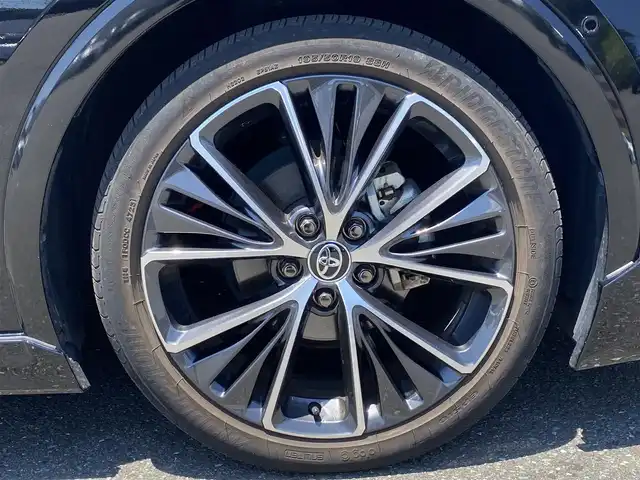 トヨタ プリウス Z 福岡県 2023(令5)年 1.8万km アティチュードブラックマイカ ・ワンオーナー/・Plugin Hybrid/・純正12.3インチSDナビ/Apple Car Play/Android Auto/フルセグTV/BT/USB/・パノラミックビューモニター/・AC100V端子/・モデリスタエアロ（フロント・サイド・リア）/・Toyota Safety Sense/ープリクラッシュセーフティ/ーレーントレーシングアシスト/ーレーンデパーチャーアラート/ープロアクティブドライビングアシスト/ーフロントクロストラフィックアラート/ーロードサインアシスト/ーレーダークルーズコントロール/・BSM/・パワーバックドア/・ブラックレザーシート/・D席パワーシート/メモリーシート/・前席シートヒーター/ベンチレーション/・ステアリングヒーター/・ビルトインETC2.0/・ワイヤレス充電/・LED AUTOヘッドライト/・AUTO ハイビーム/・純正19インチAW/・スマートキー/・ドアバイザー/・保証書/取扱説明書/・スペアキー