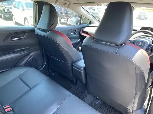 トヨタ プリウス Z 福岡県 2023(令5)年 1.8万km アティチュードブラックマイカ ・ワンオーナー/・Plugin Hybrid/・純正12.3インチSDナビ/Apple Car Play/Android Auto/フルセグTV/BT/USB/・パノラミックビューモニター/・AC100V端子/・モデリスタエアロ（フロント・サイド・リア）/・Toyota Safety Sense/ープリクラッシュセーフティ/ーレーントレーシングアシスト/ーレーンデパーチャーアラート/ープロアクティブドライビングアシスト/ーフロントクロストラフィックアラート/ーロードサインアシスト/ーレーダークルーズコントロール/・BSM/・パワーバックドア/・ブラックレザーシート/・D席パワーシート/メモリーシート/・前席シートヒーター/ベンチレーション/・ステアリングヒーター/・ビルトインETC2.0/・ワイヤレス充電/・LED AUTOヘッドライト/・AUTO ハイビーム/・純正19インチAW/・スマートキー/・ドアバイザー/・保証書/取扱説明書/・スペアキー
