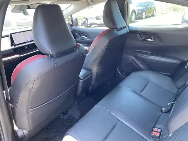 トヨタ プリウス Z 福岡県 2023(令5)年 1.8万km アティチュードブラックマイカ ・ワンオーナー/・Plugin Hybrid/・純正12.3インチSDナビ/Apple Car Play/Android Auto/フルセグTV/BT/USB/・パノラミックビューモニター/・AC100V端子/・モデリスタエアロ（フロント・サイド・リア）/・Toyota Safety Sense/ープリクラッシュセーフティ/ーレーントレーシングアシスト/ーレーンデパーチャーアラート/ープロアクティブドライビングアシスト/ーフロントクロストラフィックアラート/ーロードサインアシスト/ーレーダークルーズコントロール/・BSM/・パワーバックドア/・ブラックレザーシート/・D席パワーシート/メモリーシート/・前席シートヒーター/ベンチレーション/・ステアリングヒーター/・ビルトインETC2.0/・ワイヤレス充電/・LED AUTOヘッドライト/・AUTO ハイビーム/・純正19インチAW/・スマートキー/・ドアバイザー/・保証書/取扱説明書/・スペアキー