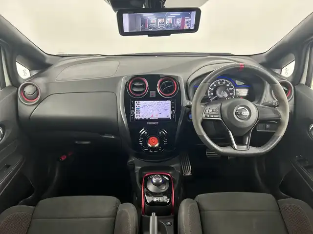 日産 ノート e－パワー ニスモ 愛知県 2019(平31)年 4万km ブリリアントホワイトパール 禁煙車/純正7インチナビ/（CD/DVD/Bluetooth/フルセグTV/SD）/全方位カメラ/衝突軽減ブレーキ/レーンキープアシスト/前後コーナーセンサー/ETC/ドライブレコーダー/インテリジェントルームミラー/純正16インチアルミホイール/スマートキー/プッシュスタート/純正フロアマット/LEDヘッドライト/フロント/リアフォグランプ/横滑り防止装置/電動格納ミラー