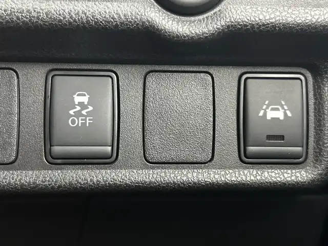 日産 ノート e－パワー ニスモ 愛知県 2019(平31)年 4万km ブリリアントホワイトパール 禁煙車/純正7インチナビ/（CD/DVD/Bluetooth/フルセグTV/SD）/全方位カメラ/衝突軽減ブレーキ/レーンキープアシスト/前後コーナーセンサー/ETC/ドライブレコーダー/インテリジェントルームミラー/純正16インチアルミホイール/スマートキー/プッシュスタート/純正フロアマット/LEDヘッドライト/フロント/リアフォグランプ/横滑り防止装置/電動格納ミラー