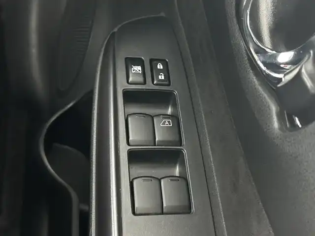 日産 ノート e－パワー ニスモ 愛知県 2019(平31)年 4万km ブリリアントホワイトパール 禁煙車/純正7インチナビ/（CD/DVD/Bluetooth/フルセグTV/SD）/全方位カメラ/衝突軽減ブレーキ/レーンキープアシスト/前後コーナーセンサー/ETC/ドライブレコーダー/インテリジェントルームミラー/純正16インチアルミホイール/スマートキー/プッシュスタート/純正フロアマット/LEDヘッドライト/フロント/リアフォグランプ/横滑り防止装置/電動格納ミラー