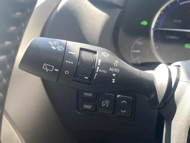 レクサス ＮＸ 300h バージョンL 熊本県 2019(令1)年 8万km ソニッククォーツ ワンオーナー/純正ナビ/・CD/DVD/BT/SD/AUX/USB/・フルセグTV/・全周囲カメラ/レクサスセーフティシステム/・レーントレーシングアシスト/・プリクラッシュセーフティ/・パーキングサポートブレーキ/・ロードサインアシスト/・先行車発進お知らせ/・ヘッドアップディスプレイ/・ブラインドスポットモニター/・オートハイビーム/・レーダークルーズコントロール/パワーバックドア/革巻きステアリング/ステアリングスイッチ/パドルシフト/ステアリングヒーター/前席パワーシート/D席メモリ付き/前席シートヒーター/クーラー/横滑り防止装置/前後ドライブレコーダー/電動パーキングブレーキ/オートホールドブレーキ/ETC2.0/純正フロアマット/純正アルミホイール/ドアバイザー/スペアキー/カードキー