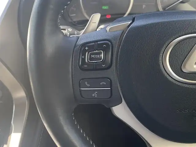 レクサス ＮＸ 300h バージョンL 熊本県 2019(令1)年 8万km ソニッククォーツ ワンオーナー/純正ナビ/・CD/DVD/BT/SD/AUX/USB/・フルセグTV/・全周囲カメラ/レクサスセーフティシステム/・レーントレーシングアシスト/・プリクラッシュセーフティ/・パーキングサポートブレーキ/・ロードサインアシスト/・先行車発進お知らせ/・ヘッドアップディスプレイ/・ブラインドスポットモニター/・オートハイビーム/・レーダークルーズコントロール/パワーバックドア/革巻きステアリング/ステアリングスイッチ/パドルシフト/ステアリングヒーター/前席パワーシート/D席メモリ付き/前席シートヒーター/クーラー/横滑り防止装置/前後ドライブレコーダー/電動パーキングブレーキ/オートホールドブレーキ/ETC2.0/純正フロアマット/純正アルミホイール/ドアバイザー/スペアキー/カードキー