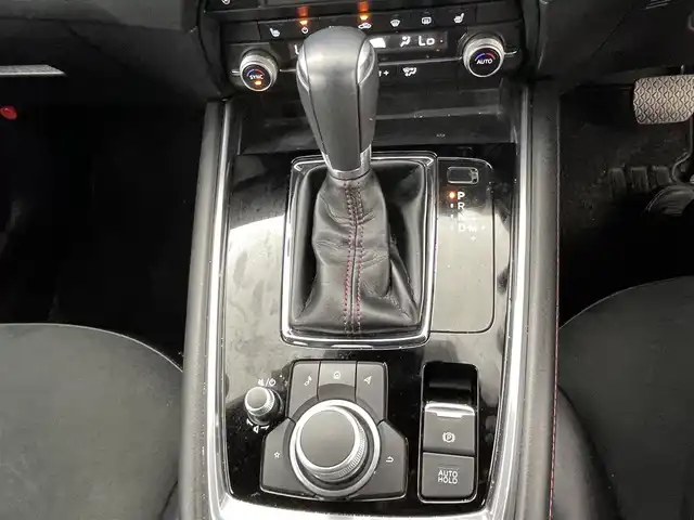 マツダ ＣＸ－８ XD ブラックトーンエディション 熊本県 2023(令5)年 2.9万km プラチナクォーツメタリック 純正ナビ（ＡｐｐｌＣａｒＰｌａｙ・ＡｎｄｒｏｉｄＡｕｔｏ・ＢＴ・フルセグ・ＵＳＢ）/全周囲カメラ　/社外前後ドライブレコーダー（ZDR016）　/ＥＴＣ　/レーダークルーズコントロール　/衝突軽減ブレーキ/レーンキープアシスト/ブラインドスポットモニター/ドライバーアテンションアラート/横滑り防止/アイドリングストップ/前後クリアランスソナー　/前席2列目シートヒーター/前席パワーシート/置くだけ充電/ハーフレザーシート/純正フロアマット/純正19インチAW/オートライト/LEDヘッドライト/スマートキー/プッシュスタート/保証書/取扱説明書