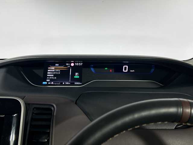 日産 セレナ e－パワー ハイウェイスター G 神奈川県 2020(令2)年 3.1万km インペリアルアンバーP 社外７型メモリーナビゲーション【MDV-M906HDW】/フルセグ　SD　CD DVD　Bluetooth　AUX　USB　iPod　SMARTUSEN/アラウンドビューモニター/インテリジェントルームミラー/パーキングアシスト/両側電動スライドドア/先進安全装備/プロパイロット/レーダークルーズコントロール/エマージェンシーブレーキ/前方衝突予測警報/車線逸脱防止支援システム/踏み間違い防止アシスト/後側方衝突防止支援システム/後側方車両検知警報/後退時車両検知警報/標識認識機能/ふらつき警報/クロストラフィックアラート/前後ソナー/社外空気圧監視システム/DRIVEMODE/ブラウン内装/合皮シート/２列目３列目シートバックテーブル/USB電源ソケット/革巻きステアリング/社外前後ドライブレコーダー/純正ビルトインETC/電動パーキングブレーキ/オートブレーキホールド/プッシュスタート/インテリジェントキー/アダブティブLEDヘッドランプ/LEDフロントフォグランプ/オートライト/純正16インチアルミホイール/社外フロントスポイラー/純正サイド/リアスポイラー/スペアキー