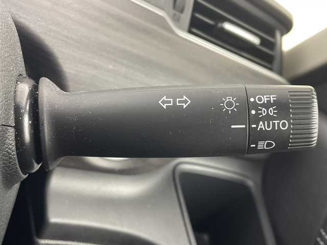 ホンダ フリード G ホンダセンシング 大阪府 2022(令4)年 3.2万km ミッドナイトブルービームM Honda SENSING/・衝突軽減ブレーキ/・車線維持システム/・アダプティブ・クルーズ・コントロール/・トラフィックジャムアシスト/・路外逸脱抑制機能/・後方誤発進抑制機能/純正ナビ/　CD/BT/バック・サイドカメラ/両側パワースライドドア/LEDオートライト/ハーフレザーシート/前席シートヒーター/純正15インチアルミホイール/後方コーナーセンサー/スマートキー/ビルトインETC/ステアリングスイッチ/革巻きステアリング/アイドリングストップ/電動格納ウィンカーミラー/純正フロアマット/後席サンシェード/ISOFIX