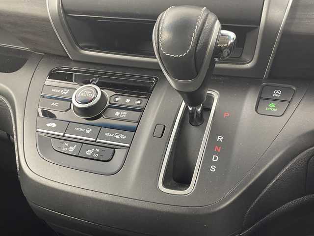 ホンダ フリード G ホンダセンシング 大阪府 2022(令4)年 3.2万km ミッドナイトブルービームM Honda SENSING/・衝突軽減ブレーキ/・車線維持システム/・アダプティブ・クルーズ・コントロール/・トラフィックジャムアシスト/・路外逸脱抑制機能/・後方誤発進抑制機能/純正ナビ/　CD/BT/バック・サイドカメラ/両側パワースライドドア/LEDオートライト/ハーフレザーシート/前席シートヒーター/純正15インチアルミホイール/後方コーナーセンサー/スマートキー/ビルトインETC/ステアリングスイッチ/革巻きステアリング/アイドリングストップ/電動格納ウィンカーミラー/純正フロアマット/後席サンシェード/ISOFIX