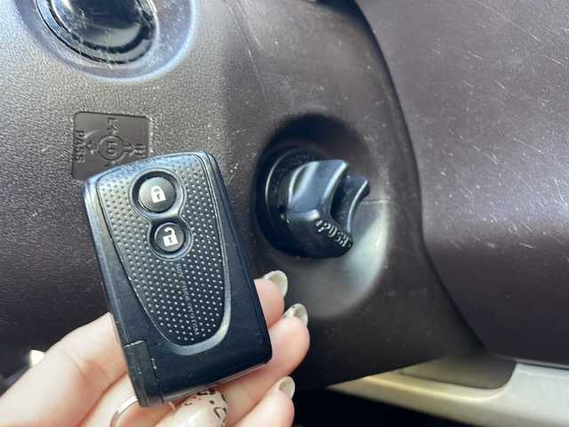 トヨタ パッソ プラスハナ Gパッケージ 大阪府 2014(平26)年 9万km ダークレッドマイカ 純正メモリーナビ/ビルトインETC/純正１４インチAW/ウインカーミラー/フォグランプ/アイドリングストップ/純正マット/ドアバイザー/スマートキー/保証書/取扱説明書