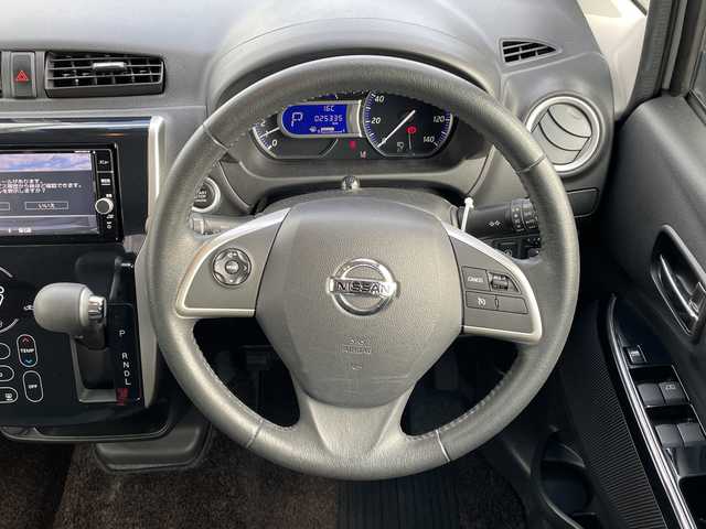 日産 デイズ ハイウェイスターG ターボ 千葉県 2019(平31)年 2.6万km ホワイトパール 純正ナビ/全周囲カメラ/ドライブレコーダー/車線逸脱警報/クルーズコントロール/横滑り防止装置/ETC/アイドリングストップ/LEDヘッドライト/オートライト/ウィンカーミラー/電動格納ミラー/純正15インチAW/シートリフター/プッシュスタート/スマートキー/フロアマット/取扱説明書