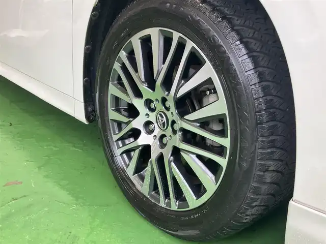 トヨタ ヴェルファイア Z Gエディション 神奈川県 2016(平28)年 8.9万km ホワイトパールクリスタルシャイン JBLサウンドシステム/純正10型ナビ/・AM/FM SD CD BT フルセグTV/レーダークルーズコントロール/nanoeオートエアコン/両側電動スライドドア/パワーバックドア/電動パーキングブレーキ/オートブレーキホールド/アラウンドビューカメラ/ETC/インテリジェントクリアランスソナー/ハーフレザーシート/助手席パワーオットマン/ステアリングヒーター/LEDヘッドライト/LEDイルミネーション/後席サンシェード/自動防眩ミラー