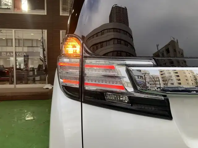 トヨタ ヴェルファイア Z Gエディション 神奈川県 2016(平28)年 8.9万km ホワイトパールクリスタルシャイン JBLサウンドシステム/純正10型ナビ/・AM/FM SD CD BT フルセグTV/レーダークルーズコントロール/nanoeオートエアコン/両側電動スライドドア/パワーバックドア/電動パーキングブレーキ/オートブレーキホールド/アラウンドビューカメラ/ETC/インテリジェントクリアランスソナー/ハーフレザーシート/助手席パワーオットマン/ステアリングヒーター/LEDヘッドライト/LEDイルミネーション/後席サンシェード/自動防眩ミラー