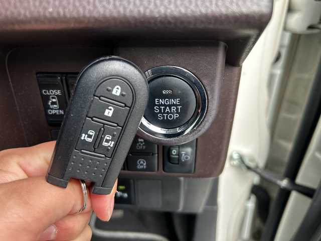 トヨタ ルーミー G コージーエディション 大阪府 2019(令1)年 3.7万km パールホワイトⅢ 純正9型ナビ/バックカメラ/フルセグ/スマートアシストIII/両側パワースライドドア/ドライブレコーダー/ビルトインETC/シートヒーター/ステアリングスイッチ/スマートキー