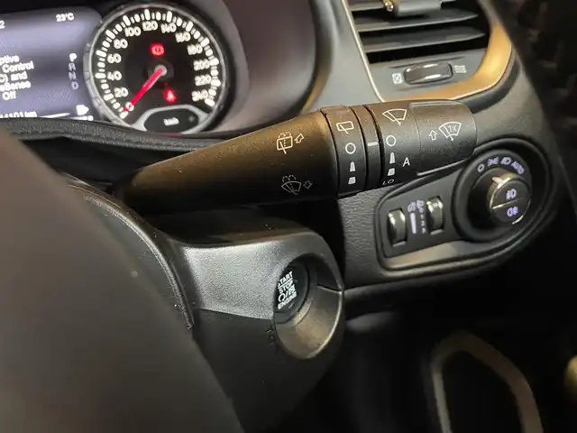 クライスラー・ジープ ジープ レネゲード リミテッド 愛知県 2018(平30)年 4.4万km 黒 ＡＣＣ/黒革シート/ナビ/バックカメラ/ＥＴＣ/ステアリングヒーター/パワーシート/シートヒーター/コーナーセンサー/ＥＴＣ/レーンアシスト