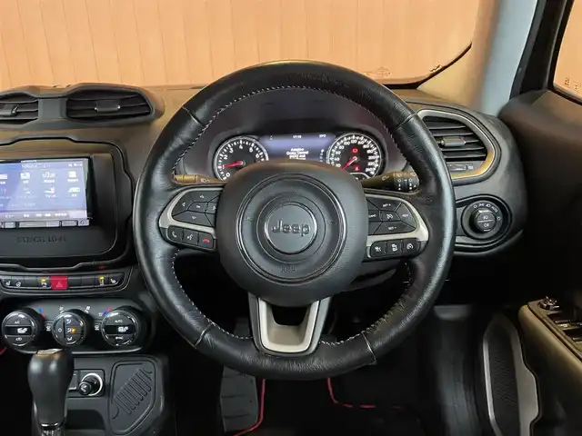 クライスラー・ジープ ジープ レネゲード リミテッド 愛知県 2018(平30)年 4.4万km 黒 ＡＣＣ/黒革シート/ナビ/バックカメラ/ＥＴＣ/ステアリングヒーター/パワーシート/シートヒーター/コーナーセンサー/ＥＴＣ/レーンアシスト