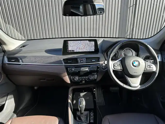 ＢＭＷ Ｘ１ xDrive 18d xライン ハイライン 福島県 2019(令1)年 2.6万km サファイアブラックP ウッドトリム（ファイン・ウッド・オーク・グレイ・マット・トリム）/コンフォートアクセス/インテリジェントセーフティ/ハイラインパッケージ/タゴタレザーシート(モカ)/シートヒーター/パワーシート/パワーリアゲート/純正18AW/純正ナビ(BT/USB)/社外フルセグ/バックカメラ/LEDヘッドライト/ドラレコ(前後)/ミラー一体型ETC/ドアバイザー/アイドリングストップ/取扱説明書/保証書/スペアキー