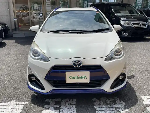 トヨタ アクア X－URBAN 静岡県 2015(平27)年 12.6万km ライムホワイトパールクリスタルシャイン ワンオーナー/純正9インチナビ/フルセグTV/DVD/CD/SD/MSV/BT/HDMI/バックカメラ/ハーフレザーシート/前席シートヒーター /エンジンスターター/前後ドライブレコーダー/ビルトインETC/ステアリングスイッチ/TVキャンセラー/LEDヘッドライト/LEDフォグライト/スマートキー×2/保証書/取扱説明書/ナビ取扱説明書/H30/31/R2/4/6/7点検記録簿有