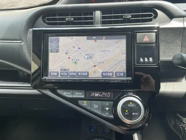 トヨタ アクア X－URBAN 静岡県 2015(平27)年 12.6万km ライムホワイトパールクリスタルシャイン ワンオーナー/純正9インチナビ/フルセグTV/DVD/CD/SD/MSV/BT/HDMI/バックカメラ/ハーフレザーシート/前席シートヒーター /エンジンスターター/前後ドライブレコーダー/ビルトインETC/ステアリングスイッチ/TVキャンセラー/LEDヘッドライト/LEDフォグライト/スマートキー×2/保証書/取扱説明書/ナビ取扱説明書/H30/31/R2/4/6/7点検記録簿有