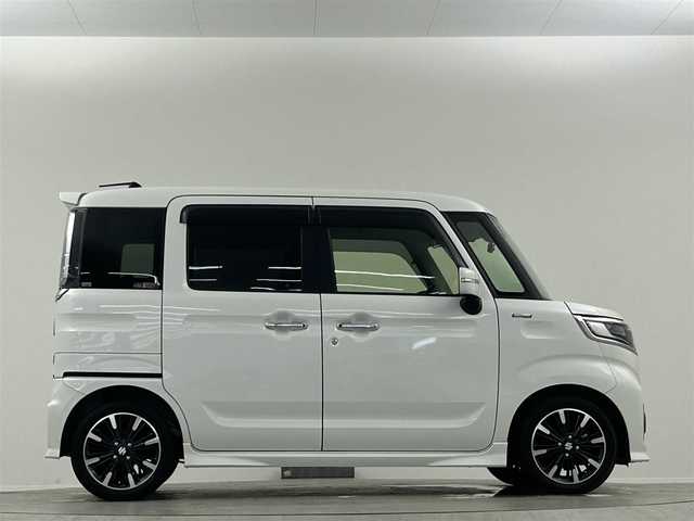 スズキ スペーシア カスタム HYBRID XS ターボ 埼玉県 2021(令3)年 5.7万km ピュアホワイトP 両側パワースライドドア　　ハーフレザーシート　シートヒーター　　衝突被害軽減ブレーキ　メモリーナビ　Ｂｌｕｅｔｏｏｔｈ　フルセグＴＶ　ＭＳＶ　ドライブレコーダー　ＬＥＤライト　オートライト　Ｒソナー
