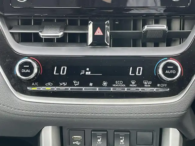 トヨタ カローラ クロス ハイブリッド Z 道央・札幌 2022(令4)年 0.9万km ダークブルーマイカM ４WD/純正ディスプレイオーディオ/AM/FM/USB/BT/トヨタセーフティセンス/プリクラッシュセーフティ/横滑り防止装置/レーダークルーズコントロール/レーンキープアシスト/クリアランスソナー/ブラインドスポットモニター/パーキングサポートブレーキ/リヤクロストラフィックアラート/ロードサインアシスト/パノラミックビューモニター/ビルトインETC/EVMODE/DRIVEMODE切替/パワーバックドア/D席パワーシート/前席シートヒーター/ハーフレザーシート/革巻きステアリング/ステアリングリモコン/電動パーキング/ブレーキホールド/自動防眩ミラー/プッシュスタート/スマートキー/LEDヘッドライト/オートライト/オートハイビーム/フォグランプ/電動格納ミラー/ヒーテッドドアミラー/ウィンカーミラー/フロアマット/レンタカー登録