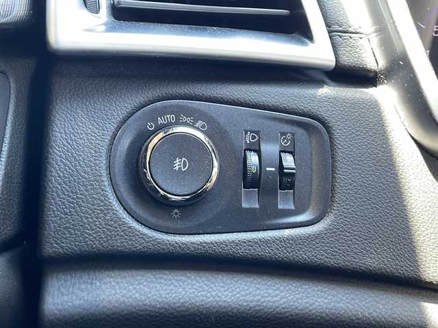 キャデラック ＳＲＸ クロスオーバー プレミアム 静岡県 2015(平27)年 10.2万km 黒 4WD/社外ナビ/・フルセグTV/・CD/ラジオ/Bluetooth/主要装備/・パワーバックドア/・Boseサウンドシステム/・ルーフレール/・コーナーセンサー/・バックカメラ、サイドカメラ/・レザーシート/・シートヒーター/・パワーシート/・プッシュスタート/・スマートキー/・パワーバックドア/・Boseサウンドシステム/・ルーフレール/・コーナーセンサー