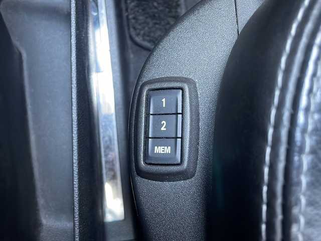 キャデラック ＳＲＸ クロスオーバー プレミアム 静岡県 2015(平27)年 10.2万km 黒 4WD/社外ナビ/・フルセグTV/・CD/ラジオ/Bluetooth/主要装備/・パワーバックドア/・Boseサウンドシステム/・ルーフレール/・コーナーセンサー/・バックカメラ、サイドカメラ/・レザーシート/・シートヒーター/・パワーシート/・プッシュスタート/・スマートキー/・パワーバックドア/・Boseサウンドシステム/・ルーフレール/・コーナーセンサー