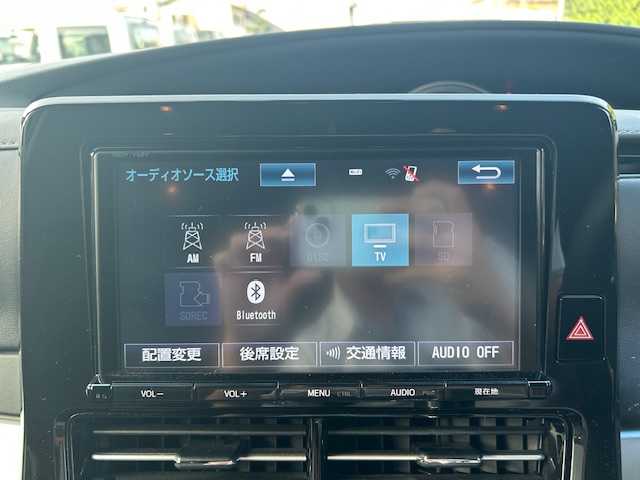 トヨタ エスティマ アエラス プレミアム 大阪府 2016(平28)年 3.3万km ホワイトパールクリスタルシャイン フリップダウンモニター/TRDエアロ/純正9インチナビ(BT/フルセグ/DVD)/バックモニター/クルーズコントロール/プリクラッシュセーフティー/レーンキープアシスト/盗難防止装置/両側パワースライドドア/ビルトインETC/LEDヘッドライト/オートライト/オートマチックハイビーム/ドライブレコーダー/パワーシート/オットマン/１００W/純正フロアマット/社外アルミホイール/スペアキー
