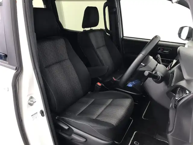 トヨタ ヴォクシー ZS 煌Ⅱ 愛知県 2019(令1)年 4万km ホワイトパールクリスタルシャイン 社外7インチナビ/バックカメラ/フルセグTV/フリップダウンモニター/トヨタセーフティセンス/衝突被害軽減システム/コーナーセンサー/クルーズコントロール/レーンキープアシスト/オートマチックハイビーム/オートライト/LEDヘッドライト/LEDフォグランプ/両側パワースライドドア/ドライブレコーダー/ETC/純正ＡＷ/純正フロアマット/プッシュスタート/スマートキー