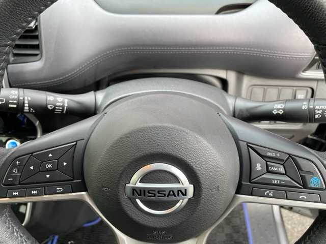 日産 セレナ e－パワー ハイウェイスター V 神奈川県 2020(令2)年 2.9万km ダークメタルグレー ワンオーナー/プロパイロット/・インテリジェントクルーズコントロール/社外メモリナビ【AVIC-RQ911】/・DTV/DVD/CD/BT/SD/全方位カメラ/クリアランスソナー/カブロンシート/インテリジェントルームミラー/ETC/後席用モニター/両側パワースライドドア/後席用サンシェード/インテリジェントエマージェンシーブレーキ/後側方車両検知警報/後側方衝突防止支援/車線逸脱警報/車線逸脱防止支援/純正15インチAW/オートライト/純正LEDヘッドライト/フォグランプ/プッシュEgスタート/ストップ/インテリジェントキー×2/ターンランプ付電動格納ドアミラー/純正フロアマット/取扱説明書/新車時保証書