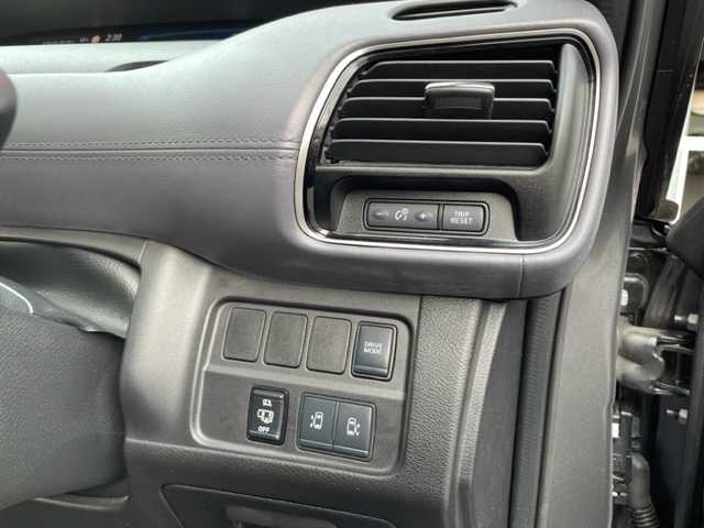 日産 セレナ e－パワー ハイウェイスター V 神奈川県 2020(令2)年 2.9万km ダークメタルグレー ワンオーナー/プロパイロット/・インテリジェントクルーズコントロール/社外メモリナビ【AVIC-RQ911】/・DTV/DVD/CD/BT/SD/全方位カメラ/クリアランスソナー/カブロンシート/インテリジェントルームミラー/ETC/後席用モニター/両側パワースライドドア/後席用サンシェード/インテリジェントエマージェンシーブレーキ/後側方車両検知警報/後側方衝突防止支援/車線逸脱警報/車線逸脱防止支援/純正15インチAW/オートライト/純正LEDヘッドライト/フォグランプ/プッシュEgスタート/ストップ/インテリジェントキー×2/ターンランプ付電動格納ドアミラー/純正フロアマット/取扱説明書/新車時保証書