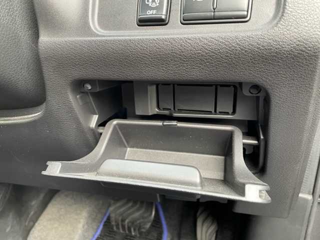 日産 セレナ e－パワー ハイウェイスター V 神奈川県 2020(令2)年 2.9万km ダークメタルグレー ワンオーナー/プロパイロット/・インテリジェントクルーズコントロール/社外メモリナビ【AVIC-RQ911】/・DTV/DVD/CD/BT/SD/全方位カメラ/クリアランスソナー/カブロンシート/インテリジェントルームミラー/ETC/後席用モニター/両側パワースライドドア/後席用サンシェード/インテリジェントエマージェンシーブレーキ/後側方車両検知警報/後側方衝突防止支援/車線逸脱警報/車線逸脱防止支援/純正15インチAW/オートライト/純正LEDヘッドライト/フォグランプ/プッシュEgスタート/ストップ/インテリジェントキー×2/ターンランプ付電動格納ドアミラー/純正フロアマット/取扱説明書/新車時保証書