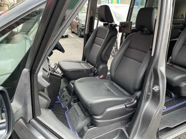 日産 セレナ e－パワー ハイウェイスター V 神奈川県 2020(令2)年 2.9万km ダークメタルグレー ワンオーナー/プロパイロット/・インテリジェントクルーズコントロール/社外メモリナビ【AVIC-RQ911】/・DTV/DVD/CD/BT/SD/全方位カメラ/クリアランスソナー/カブロンシート/インテリジェントルームミラー/ETC/後席用モニター/両側パワースライドドア/後席用サンシェード/インテリジェントエマージェンシーブレーキ/後側方車両検知警報/後側方衝突防止支援/車線逸脱警報/車線逸脱防止支援/純正15インチAW/オートライト/純正LEDヘッドライト/フォグランプ/プッシュEgスタート/ストップ/インテリジェントキー×2/ターンランプ付電動格納ドアミラー/純正フロアマット/取扱説明書/新車時保証書