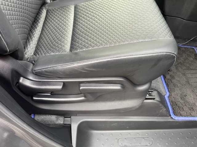 日産 セレナ e－パワー ハイウェイスター V 神奈川県 2020(令2)年 2.9万km ダークメタルグレー ワンオーナー/プロパイロット/・インテリジェントクルーズコントロール/社外メモリナビ【AVIC-RQ911】/・DTV/DVD/CD/BT/SD/全方位カメラ/クリアランスソナー/カブロンシート/インテリジェントルームミラー/ETC/後席用モニター/両側パワースライドドア/後席用サンシェード/インテリジェントエマージェンシーブレーキ/後側方車両検知警報/後側方衝突防止支援/車線逸脱警報/車線逸脱防止支援/純正15インチAW/オートライト/純正LEDヘッドライト/フォグランプ/プッシュEgスタート/ストップ/インテリジェントキー×2/ターンランプ付電動格納ドアミラー/純正フロアマット/取扱説明書/新車時保証書