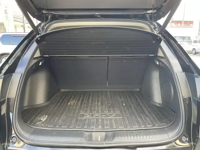 ホンダ ＺＲ－Ｖ ハイブリッド e:HEV Z 奈良県 2023(令5)年 3.5万km クリスタルブラックパール 禁煙/ワンオーナー/BOSEサウンド/黒革シート/ホンダセンシング/純正18AW/ホンダコネクトナビ/BT/フルセグ/バックカメラ/全方位モニター/ビルトインETC2.0/メモリー機能付きパワーシート/シートヒーター（前席）/マルチビューカメラシステム/BSM/ACC/LTA/CMBS/標識認識機能/ハンズフリーアクセスパワーテールゲート（予約クローズ機能付き）/先行車発進お知らせ/後退出庫サポート/横滑り防止装置/電子制御パーキングブレーキ/ブレーキホールド/シートスライド自動昇降モード/降車時オートドアロック/パドルシフト/本革巻きステアリング/ステアリングスイッチ/ステアリングヒーター/LEDオートライト/オートリトラウィンカーミラー/シーケンシャルウィンカー/アダプティブドライビングビーム/純正フロアマット/純正ドアバイザー/スペアスマートキー/新車時保証書/取扱説明書