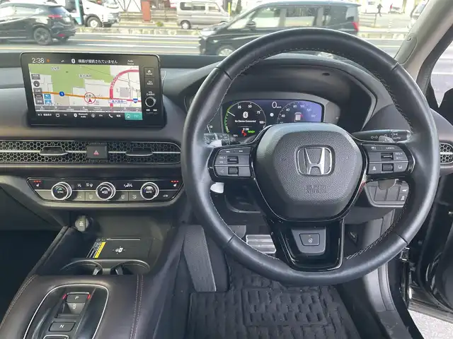 ホンダ ＺＲ－Ｖ ハイブリッド e:HEV Z 奈良県 2023(令5)年 3.5万km クリスタルブラックパール 禁煙/ワンオーナー/BOSEサウンド/黒革シート/ホンダセンシング/純正18AW/ホンダコネクトナビ/BT/フルセグ/バックカメラ/全方位モニター/ビルトインETC2.0/メモリー機能付きパワーシート/シートヒーター（前席）/マルチビューカメラシステム/BSM/ACC/LTA/CMBS/標識認識機能/ハンズフリーアクセスパワーテールゲート（予約クローズ機能付き）/先行車発進お知らせ/後退出庫サポート/横滑り防止装置/電子制御パーキングブレーキ/ブレーキホールド/シートスライド自動昇降モード/降車時オートドアロック/パドルシフト/本革巻きステアリング/ステアリングスイッチ/ステアリングヒーター/LEDオートライト/オートリトラウィンカーミラー/シーケンシャルウィンカー/アダプティブドライビングビーム/純正フロアマット/純正ドアバイザー/スペアスマートキー/新車時保証書/取扱説明書