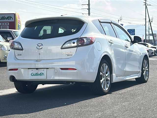 マツダ アクセラ スポーツ 20S 香川県 2011(平23)年 5.7万km クリスタルホワイトパールマイカ 純正ナビ（CD，DVD/BT)/バックカメラ/前後ドライブレコーダー/momoシフトノブ/アイドリングストップ/オートライト/スマートキー