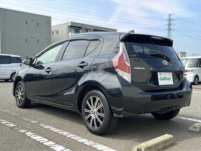 トヨタ アクア S 石川県 2016(平28)年 7.7万km ブラックマイカ トヨタセーフティセンス/純正ナビ/CD/DVD/DTV/Bluetooth/バックカメラ/ETC/オートライト/オートマチックハイビーム /LDA/プリクラッシュセーフティ/スマートキー/プッシュスタート