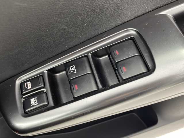 スバル インプレッサ ＷＲＸ STi 岐阜県 2010(平22)年 15.8万km サテンホワイトパール 6速MT/4WD/ターボ/ドライブレコーダー/レーダー探知機（ZERO 802V）/純正ブーストメーター/純正17インチアルミホイール/純正フロアマット/ABS/横滑り防止装置/ビークルダイナミクスコントロール/エアバック（運転席＋助手席＋サイド）/スノーキャリア見込み（ＴＨＵＬＥＴ　Ｈ７３９　）/エアロ（フロント＋リヤ）/フロントフォグランプ/電格ミラー/ハーフレザーシート/プッシュスタート/スマートキー/ETC