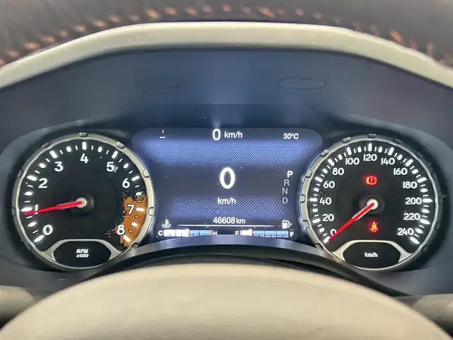クライスラー・ジープ ジープ レネゲード リミテッド 福岡県 2016(平28)年 4.7万km 白 白／オレンジ革　/ＢＳＭ　/ナビ　/ＴＶ　/クルコン　/Ｂカメラ　/Ｂｌｕｅｔｏｏｔｈ　/前席パワーシート　/シートヒーター　/ヒーテッドステアリングホイール　/オートライト　/純正１７インチＡＷ