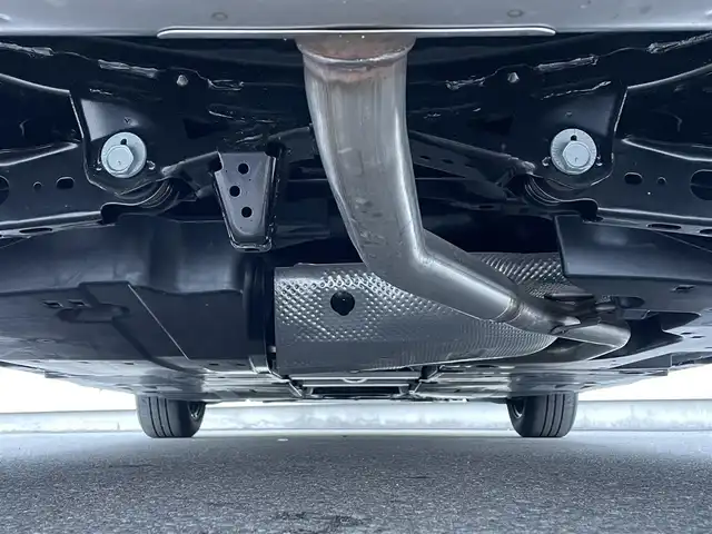 トヨタ プリウス X 滋賀県 2024(令6)年 0.2万km スーパーホワイトⅡ 社外SDナビ/(BT/AM/FM)/バックカメラ/ビルトインETC/AC１００V充電/衝突軽減ブレーキ/パーキングサポートブレーキ/盗難防止装置/ブラインドスポットモニター/クリアランスソナー/追従クルーズコントロール/レーンキープアシスト/LEDヘッドライト/オートマチックハイビーム/ドライブレコーダー/スペアキー
