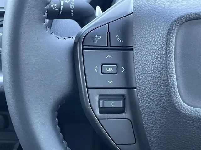 トヨタ プリウス X 滋賀県 2024(令6)年 0.2万km スーパーホワイトⅡ 社外SDナビ/(BT/AM/FM)/バックカメラ/ビルトインETC/AC１００V充電/衝突軽減ブレーキ/パーキングサポートブレーキ/盗難防止装置/ブラインドスポットモニター/クリアランスソナー/追従クルーズコントロール/レーンキープアシスト/LEDヘッドライト/オートマチックハイビーム/ドライブレコーダー/スペアキー