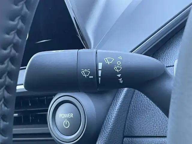 トヨタ プリウス X 滋賀県 2024(令6)年 0.2万km スーパーホワイトⅡ 社外SDナビ/(BT/AM/FM)/バックカメラ/ビルトインETC/AC１００V充電/衝突軽減ブレーキ/パーキングサポートブレーキ/盗難防止装置/ブラインドスポットモニター/クリアランスソナー/追従クルーズコントロール/レーンキープアシスト/LEDヘッドライト/オートマチックハイビーム/ドライブレコーダー/スペアキー