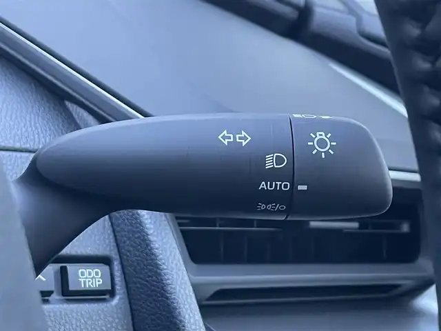 トヨタ プリウス X 滋賀県 2024(令6)年 0.2万km スーパーホワイトⅡ 社外SDナビ/(BT/AM/FM)/バックカメラ/ビルトインETC/AC１００V充電/衝突軽減ブレーキ/パーキングサポートブレーキ/盗難防止装置/ブラインドスポットモニター/クリアランスソナー/追従クルーズコントロール/レーンキープアシスト/LEDヘッドライト/オートマチックハイビーム/ドライブレコーダー/スペアキー