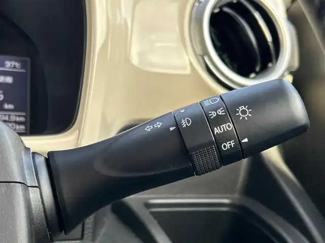 スズキ クロスビー HYBRID MZ 岩手県 2019(令1)年 3.8万km ミネラルグレーM 衝突軽減　ナビ　全周囲カメラ　ＣＤ　ＤＶＤ　Ｂｌｕｅｔｏｏｔｈ　クルーズコントロール　オートＬＥＤライト　純正１６インチＡＷ　パドルシフト　シートヒーター　コーナーセンサー　スペアキー　12V電源