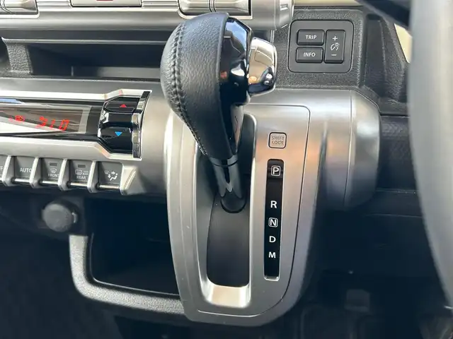 スズキ クロスビー HYBRID MZ 岩手県 2019(令1)年 3.8万km ミネラルグレーM 衝突軽減　ナビ　全周囲カメラ　ＣＤ　ＤＶＤ　Ｂｌｕｅｔｏｏｔｈ　クルーズコントロール　オートＬＥＤライト　純正１６インチＡＷ　パドルシフト　シートヒーター　コーナーセンサー　スペアキー　12V電源