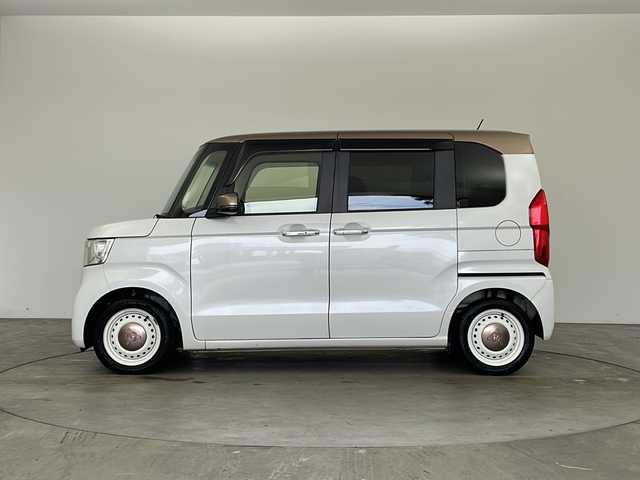 ホンダ Ｎ ＢＯＸ G･L ホンダセンシング カッパーブラウンスタイル 兵庫県 2019(平31)年 5.1万km パールⅡ ・純正ナビ（VXM-194VFi）/CD/DVD/SD/フルセグ/USB/BT/・バックカメラ/・ビルトインETC/・HondaSENSING/・衝突軽減ブレーキ/・誤発進抑制機能/・後方誤発進抑制機能/・歩行者事故低減ステアリング/・路外逸脱抑制機能/・アダプティブ・クルーズ・コントロール/・車線維持支援システム/・オートハイビーム/・先行車発進お知らせ機能/・標識認識機能/・前方ドライブレコーダー/・LEDライト/・スマートキー/・ウインカー付きドアミラー/・電動格納式ドアミラー/・両側パワースライドドア/・カラーコードNH883PB