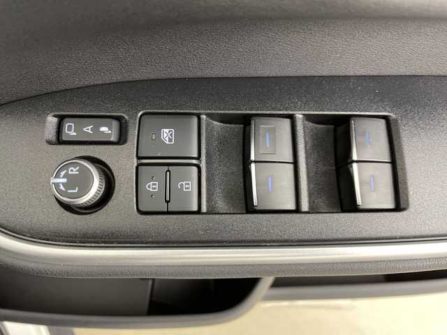 トヨタ ヴォクシー ハイブリッド S－Z 道央・札幌 2022(令4)年 5.2万km ホワイトパールクリスタルシャイン ・4WD/ハイブリッド/寒冷地仕様/・Toyota Safety Sense /・レーダークルーズコントロール/・プリクラッシュセーフティ/・純正ディスプレイ/・ナビ/フルセグTV/CD/DVD/BT//・ AppleCarPlry/AndroidAuto/・バックカメラ/・オートハイビーム/LEDヘッドライト/・ハーフレザーシート/・運転席/助手席シートヒーター/・EVモード/・AC100V/・冬タイヤアルミ付き積込/・ビルドインETC2.0