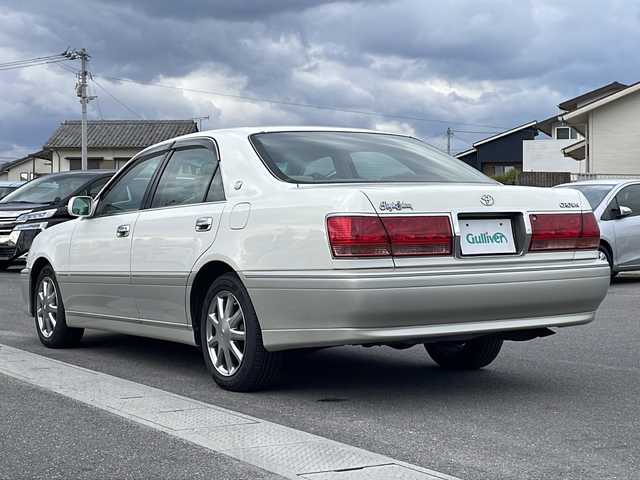 トヨタ クラウン ロイヤル ロイヤルサルーン プレミアム 香川県 2002(平14)年 9.9万km ホワイトパールクリスタルシャイン/シルバーマイカM 純正HDDナビ（CD，DVD）/パワーシート/オートライト/HIDヘッドライト/ミラーヒーター/トランクリッドオープナー/ETC